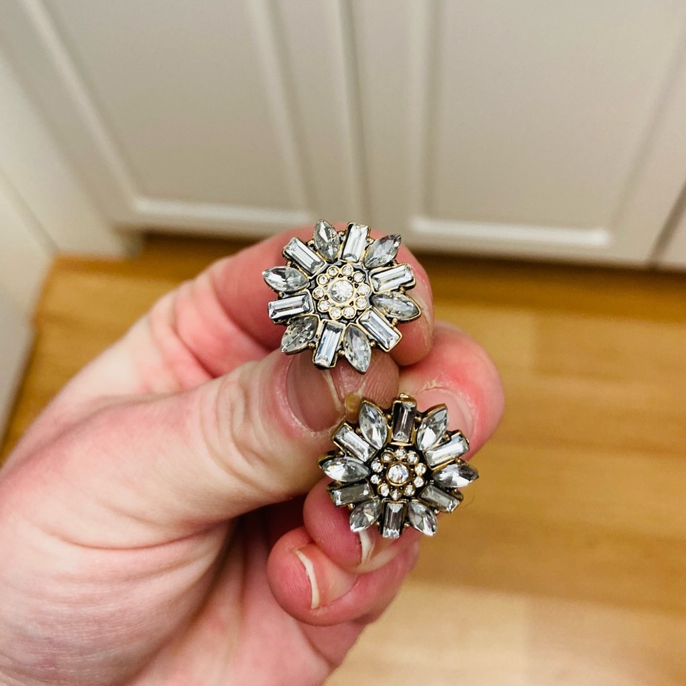 Vintage ⭐️ New Crystal & Bronze Flower Shaped Earrings